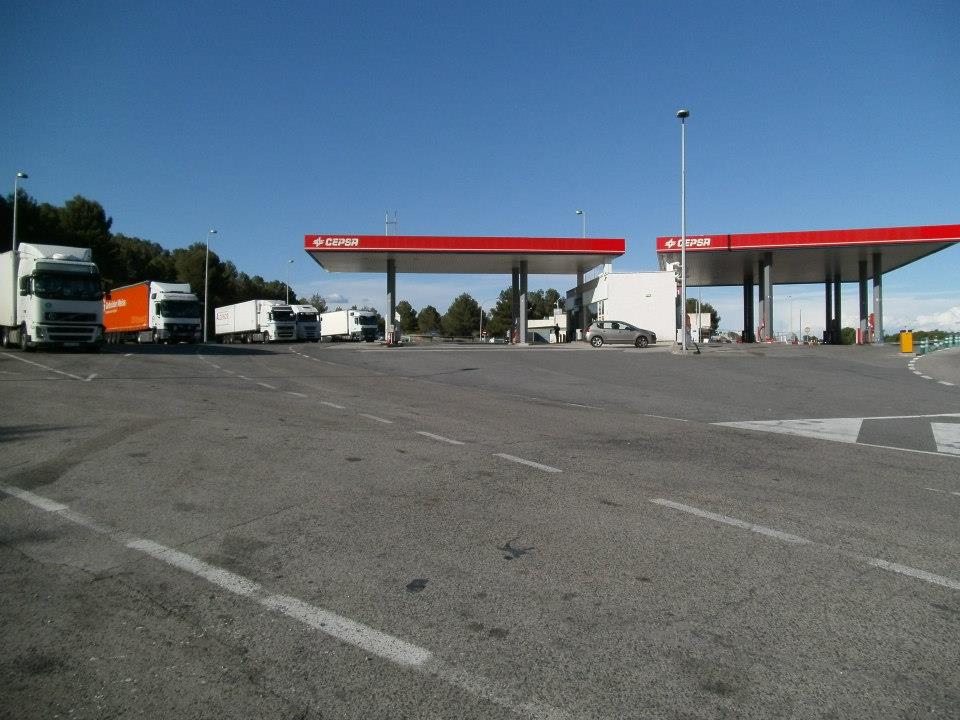 A typical petrol station - Hitchhiking UK to Morocco