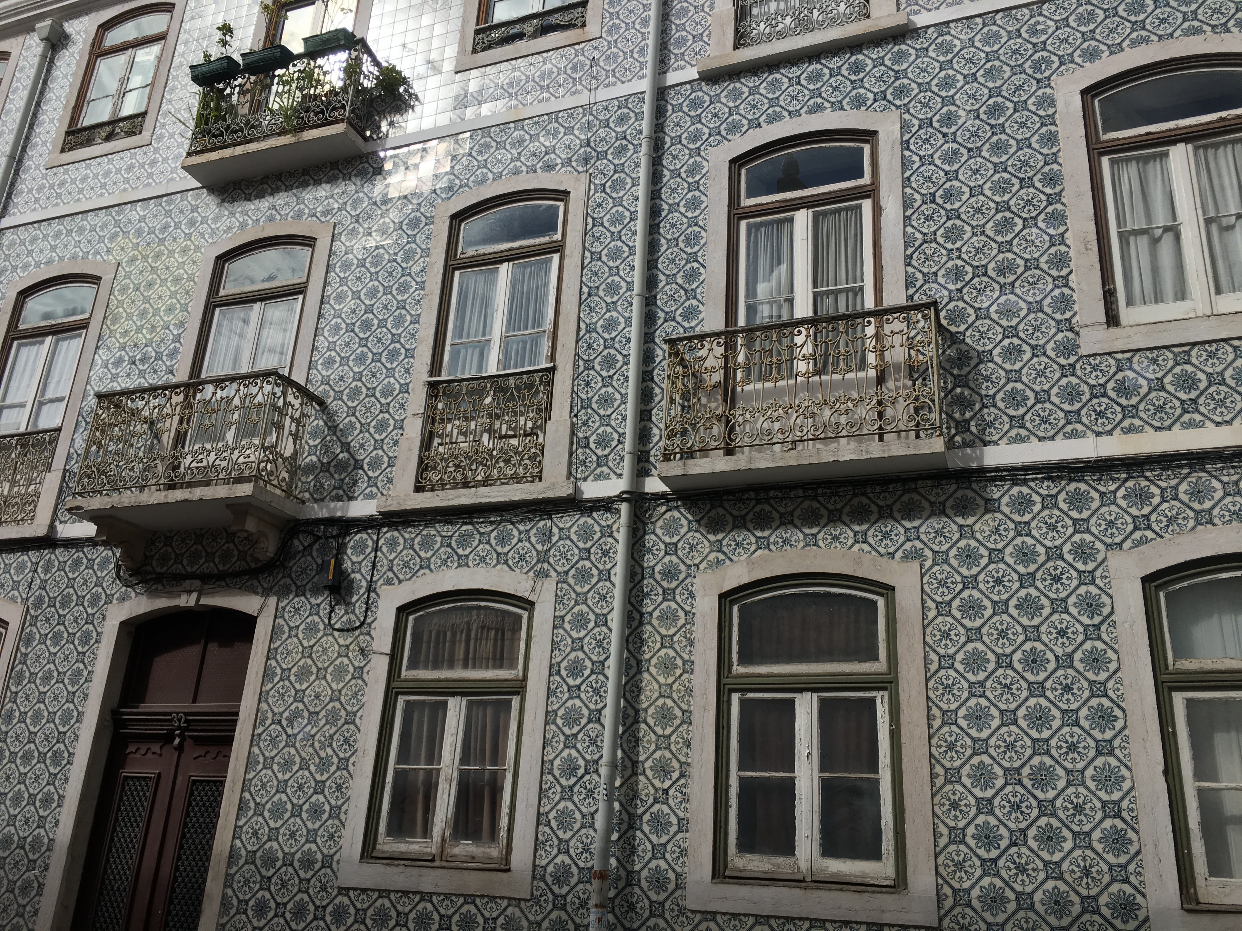 Beautiful tiled buildings in Lisbon, Lisbon must dos
